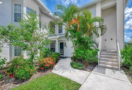 Signs Your Exterior Paint Is Failing (Before It Triggers a Special Assessment)